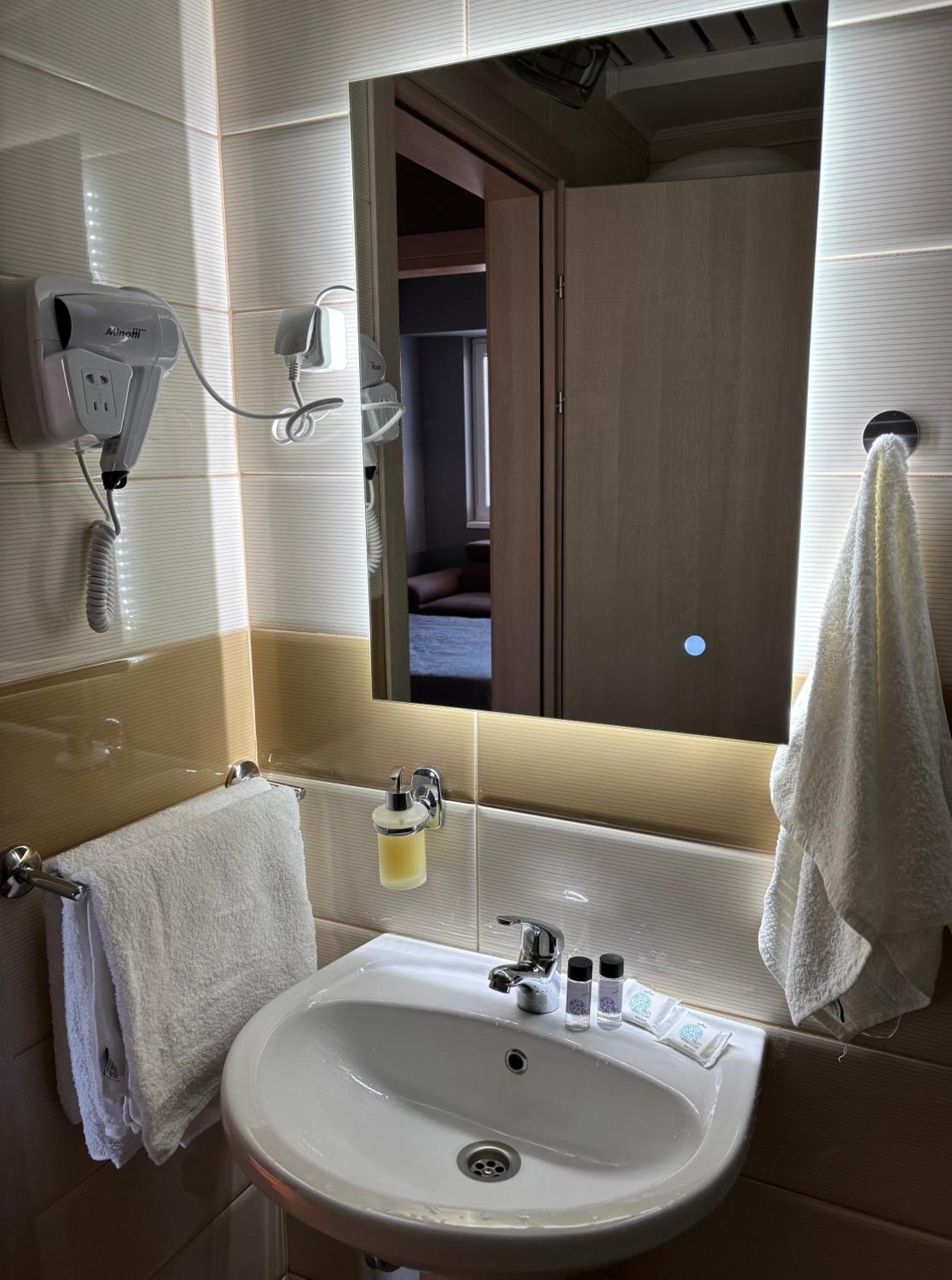 Ambe Apartments Μπίτολα Εξωτερικό φωτογραφία